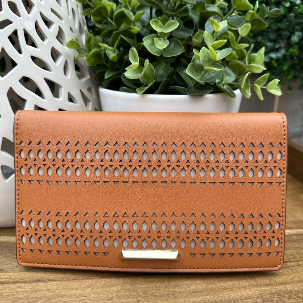 Stella & Dot Soho Wallet